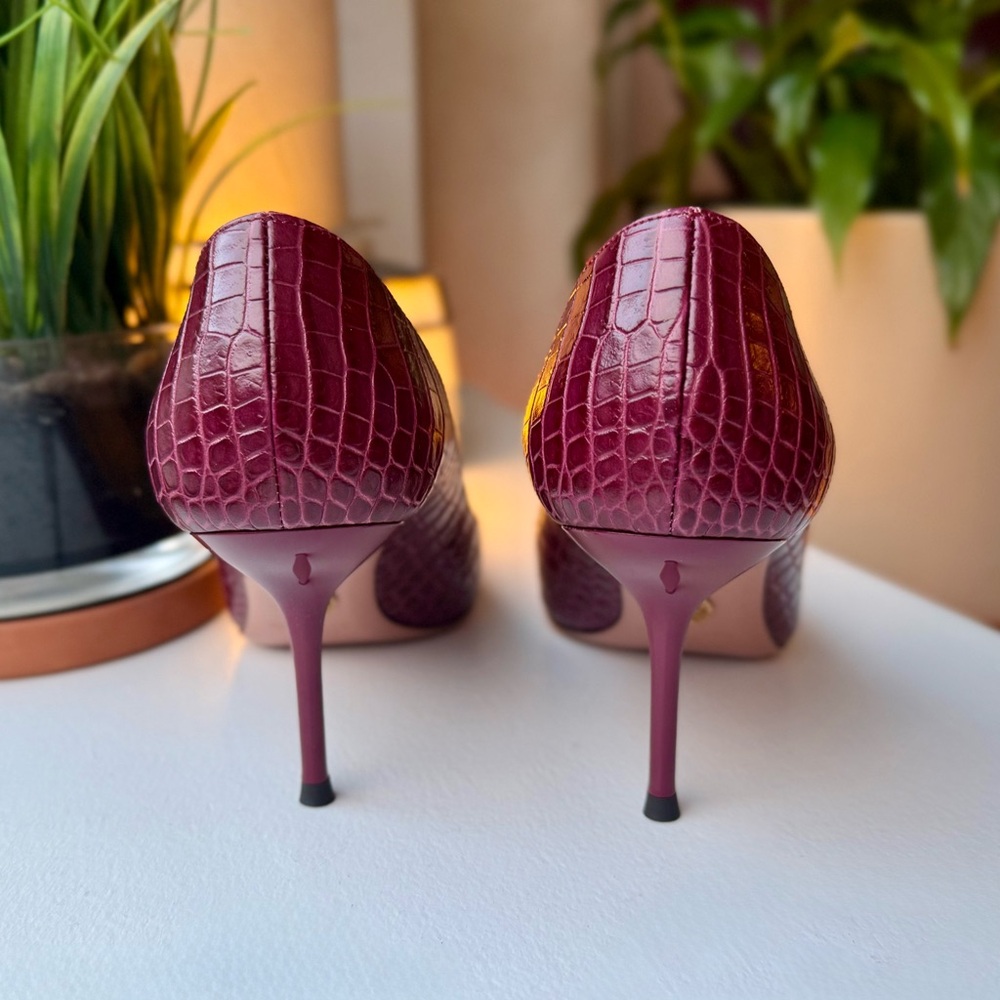 NWT Aquazzura Burgundy Croc Embossed Leather Pointed Toe Stiletto Pumps IT 36 - Picture 6 of 7